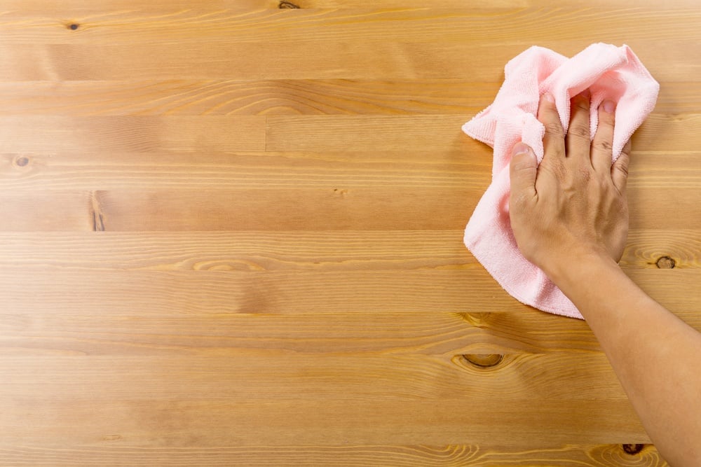 how to clean laminate desk